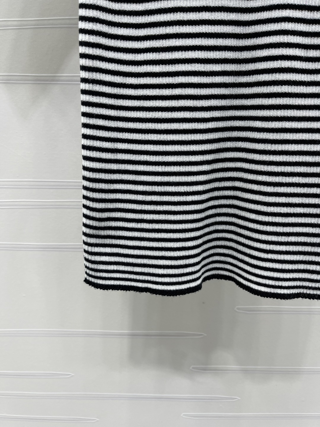 Women's short sleeves